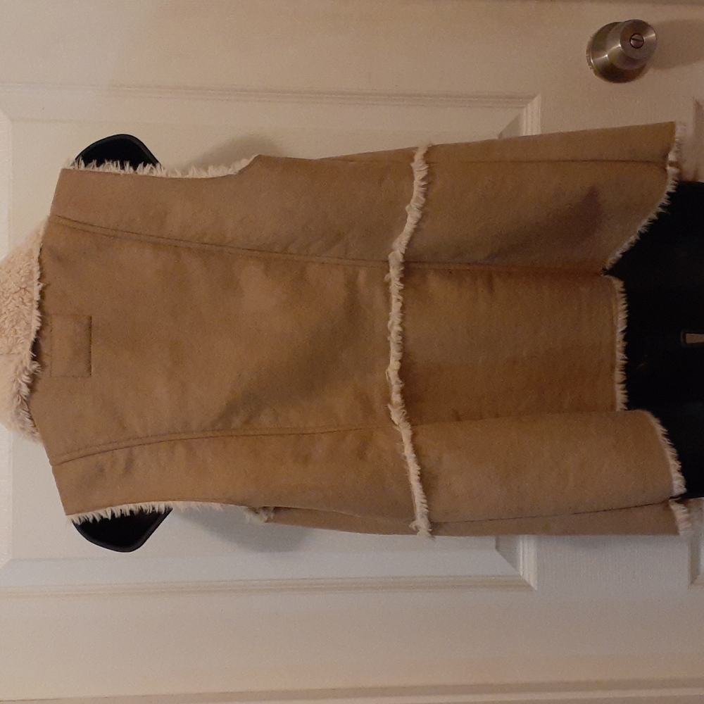 Vest - Picture 2 of 6